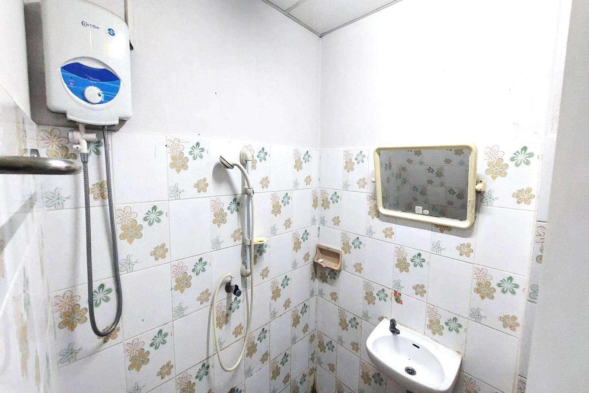Oyo 457 パナサン ヴィラ【スタッフワクチン接種済み】 バンコク都 エクステリア 写真